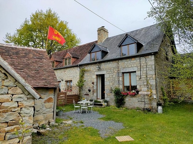 Le-Chat-La-Haute-Chapelle