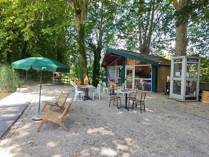 halte nautique Les Platanes