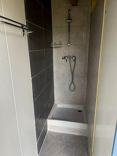 Douche Ferme de Brossard Gîte d'Etape_6