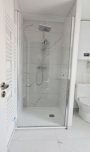 Salle d'eau de l'appartement La Porte bleue