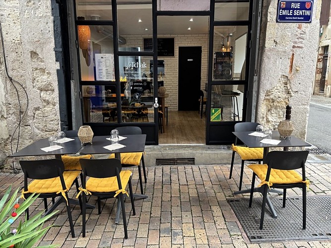 agen-tchak-restaurant-terrasse