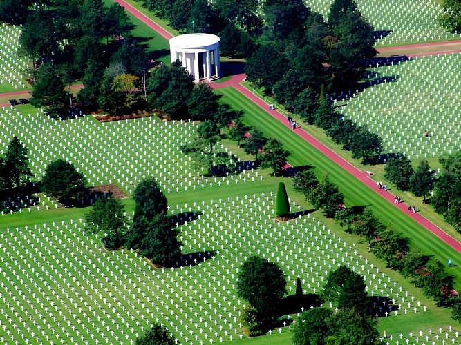 Vue aérienne du cimetière américain de Colleville