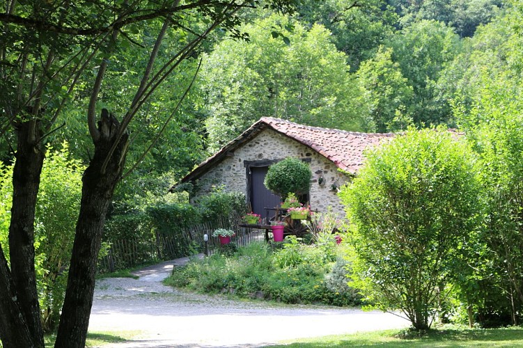 Unusual accommodation - Moulin de Chaules