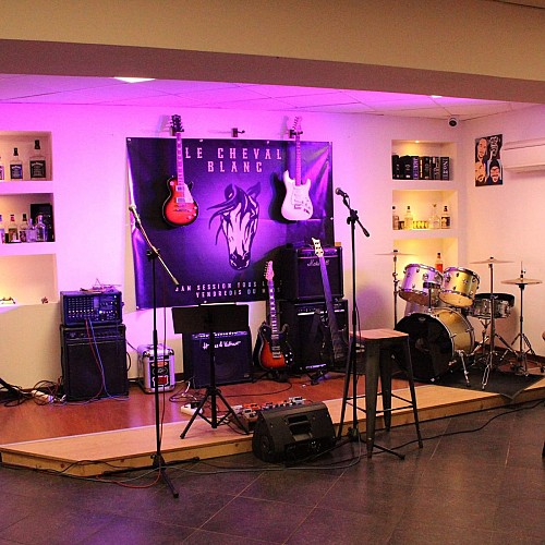 311417810_404101941920083_2997811034121030625_n