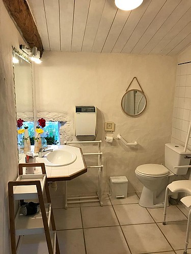 DOMAINE DES POIRASSES - GÎTE BLANC