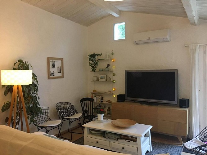 DOMAINE DES POIRASSES - GÎTE BLANC