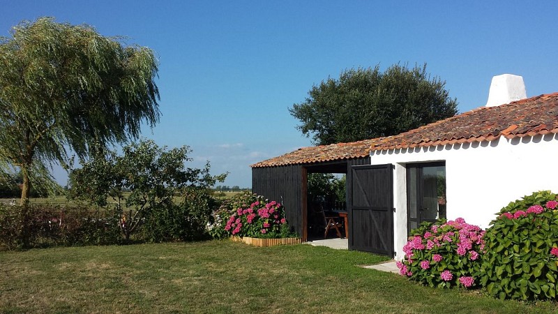 DOMAINE DES POIRASSES - GÎTE RUSTIQUE