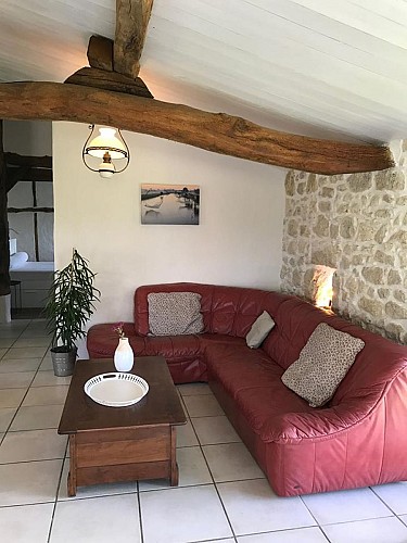 DOMAINE DES POIRASSES - GÎTE RUSTIQUE