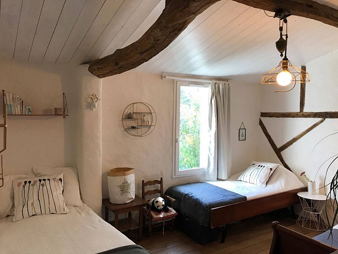 DOMAINE DES POIRASSES - GÎTE RUSTIQUE