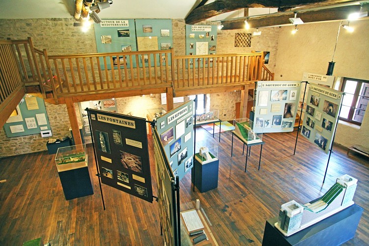 Maison d'Expositions de L'Araire