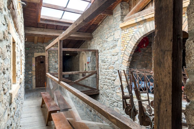 Aux Prisons de Montagny