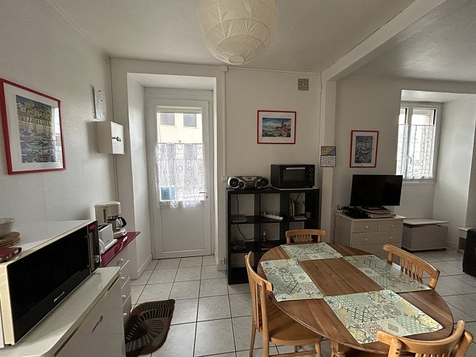 la-chaloupe-mme-marie-saint-aubin-salle-a-manger