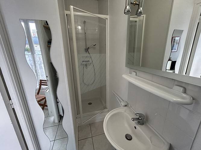 la-chaloupe-mme-marie-saint-aubin-salle-de-bain