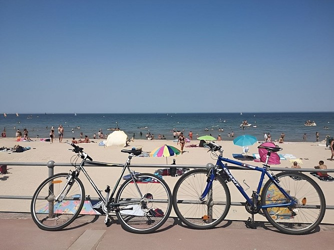VELOS-DIGUE-PLAGE-LUC-SUR-MER-CREDIT-NATHALIE-PAPOUIN