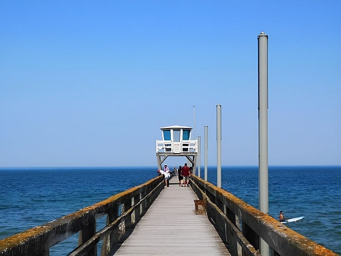 LA-JETEE-DES-PECHEURS-LUC-SUR-MER-CREDIT-NATHALIE-PAOUIN
