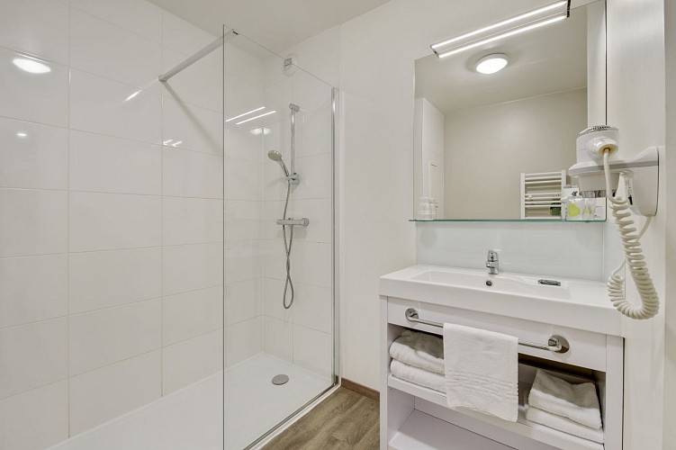 PESSAC - salle de bain