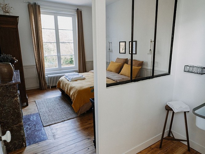 LaMaisonPelloquin-papillons-salle-de-bain