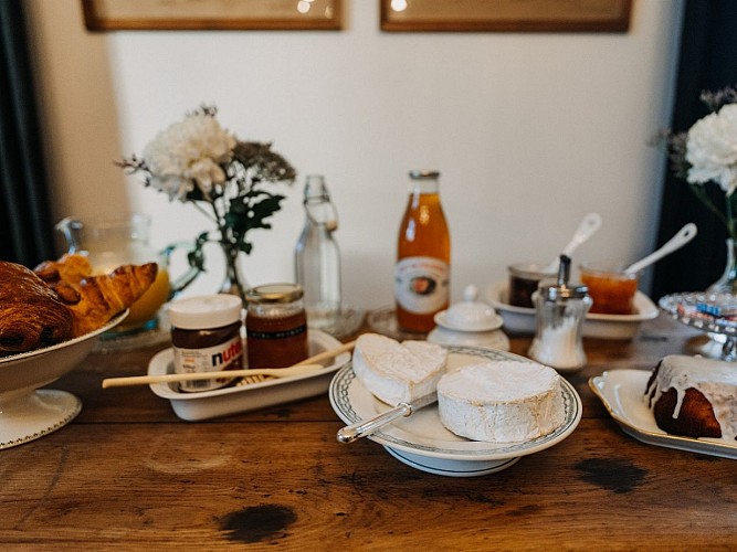 LaMaisonPelloquin-petit-dej-produits-locaux
