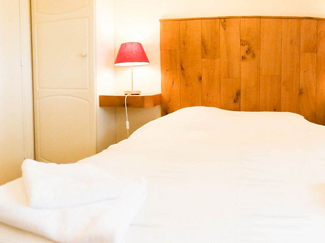 HOSTE CHAMBRE CERISE