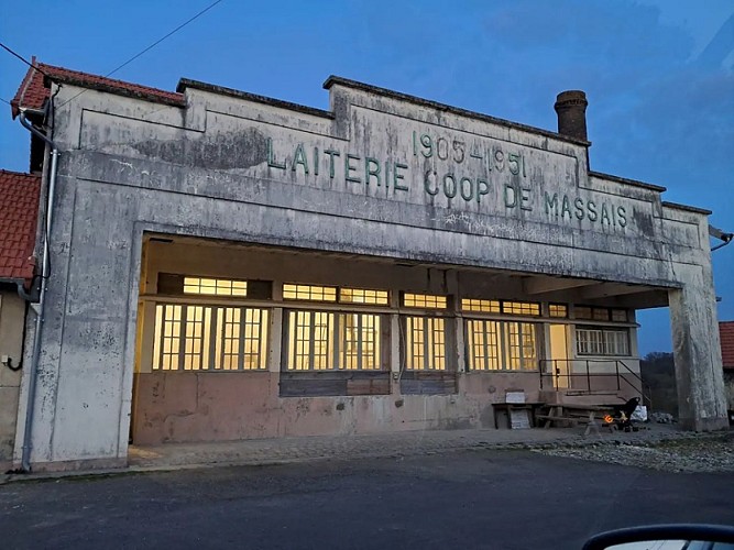 Meuble laiterie Brunet galerie art Massais Val en Vignes Thouarsais Deux Sevres