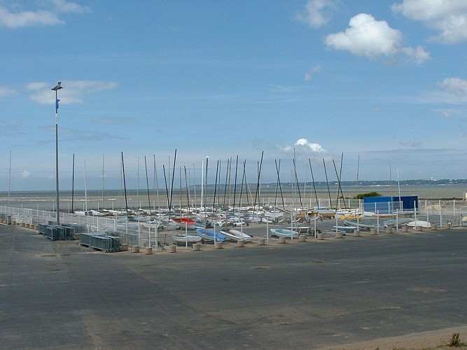 PARC À BATEAUX DU CENTRE NAUTIQUE DE ST-BREVIN