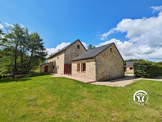 GÎTE DOMAINE LA GRANGÈLE, 12-14 PERSONNES