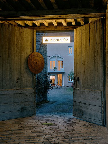 2022.12.-Front---La-Boule-d-Or-Hotel--Clamecy-France---11-2