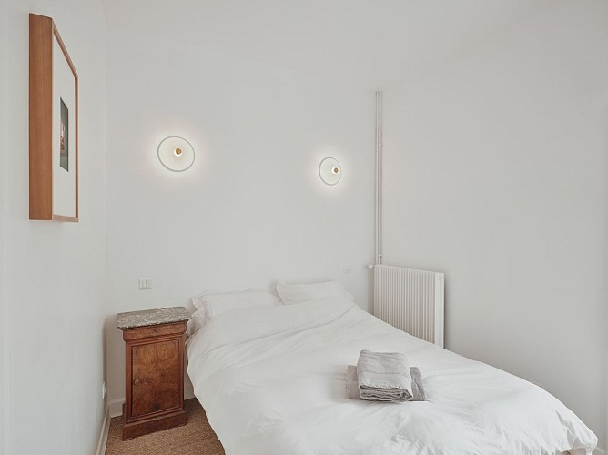 2022.12.-Hotel-Rooms--La-Boule-d-Or-Hotel--Clamecy-France---8