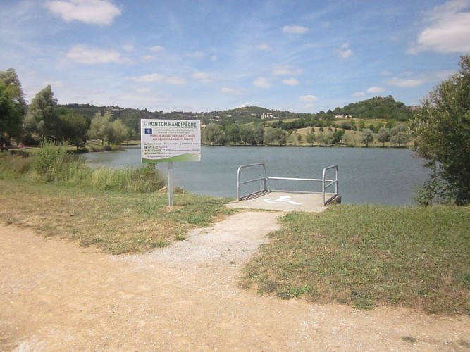 Ponton de pêche des lacs d'Aquaval