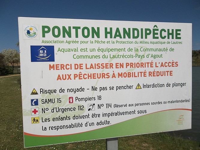 Ponton de pêche des lacs d'Aquaval