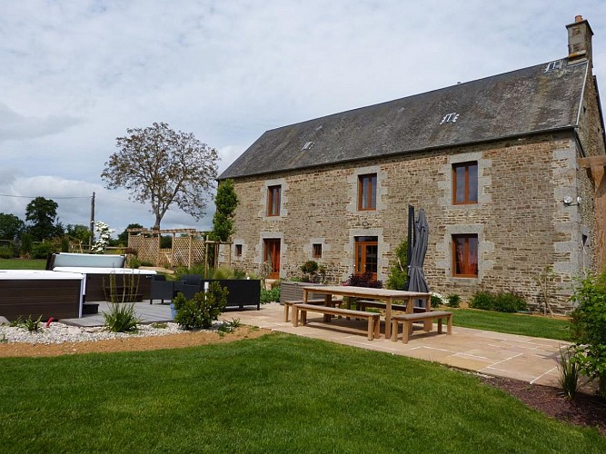 Gite-le-jardin-d-Eden-a-Vassy--TIS---2-