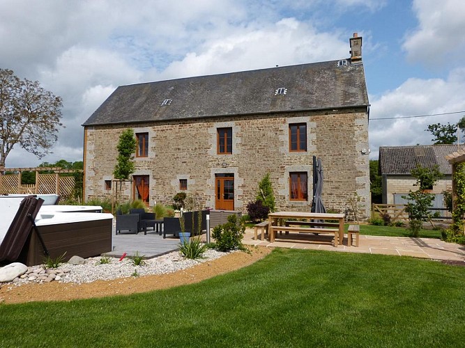 Gite-le-jardin-d-Eden-a-Vassy--TIS---1-