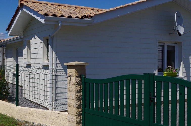 entrée portail gîte