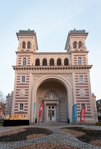 PalaisRam-Junia-LnPhoto0001