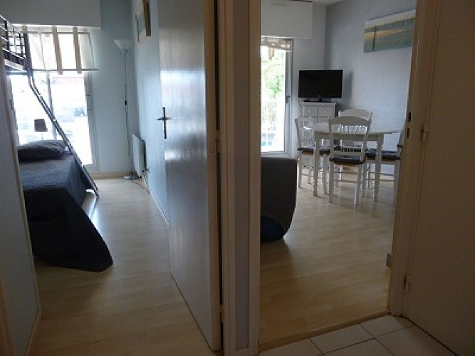 vue chambre mezzanine et sejour