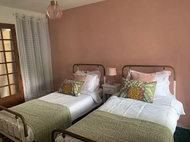 chambre 2 lits 1 personne the barn gite