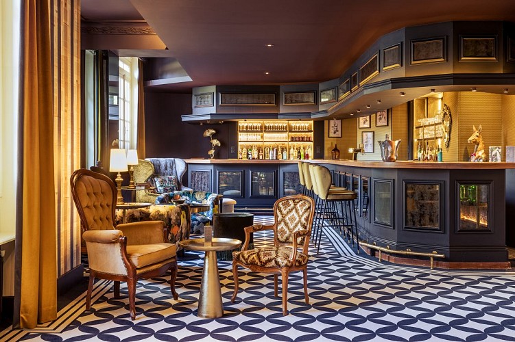 Bar Jeanne &amp; The Forest