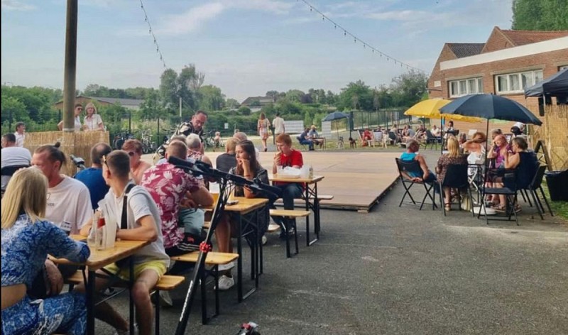 guinguette en bord de lys