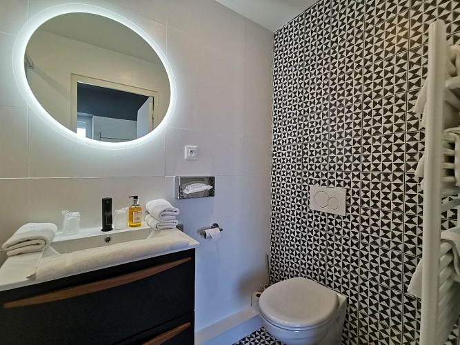 hotel-le-beau-rivage-salle-d-eau