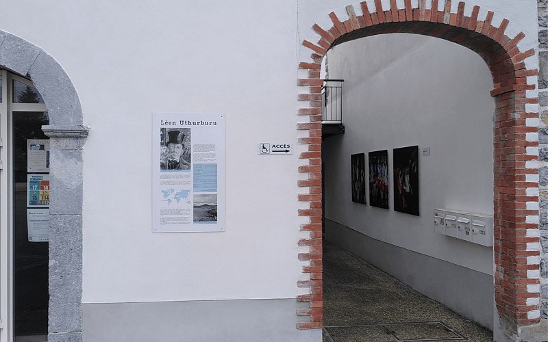 Espace Dantzan, danse Souletine, exterieur