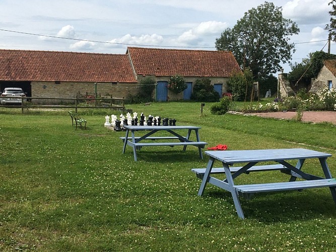 Exterieur la Fontaine TIS