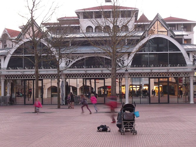 13 la place du marché