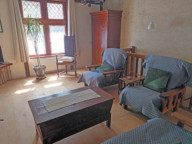 20250518_115314 lounge