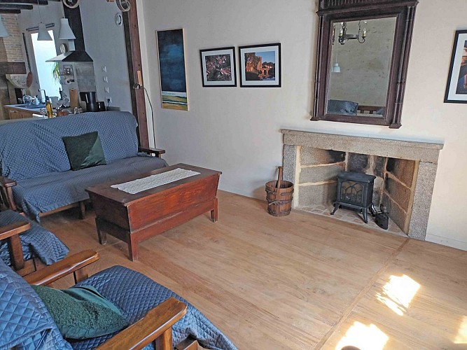 20250518_115337 lounge