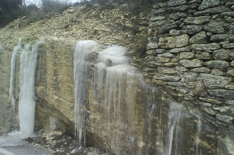 Mur en pierre sèche