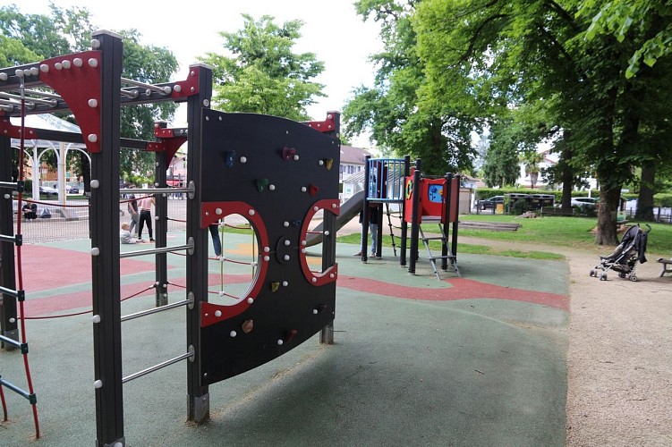 Aire de jeux Jules Gois Billère 05 - Pau Pyrénées Tourisme - CM