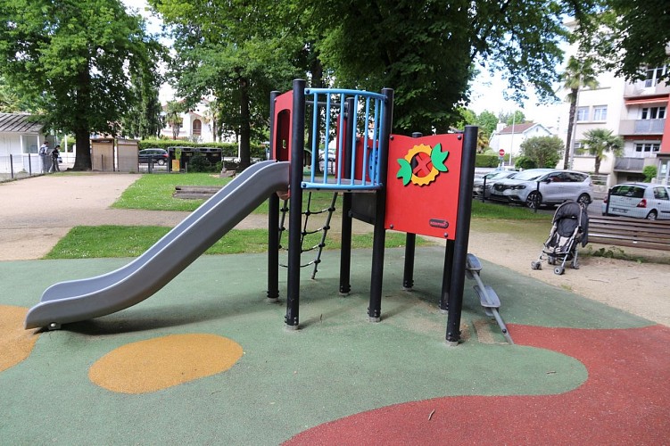 Aire de jeux Jules Gois Billère 06 - Pau Pyrénées Tourisme - CM