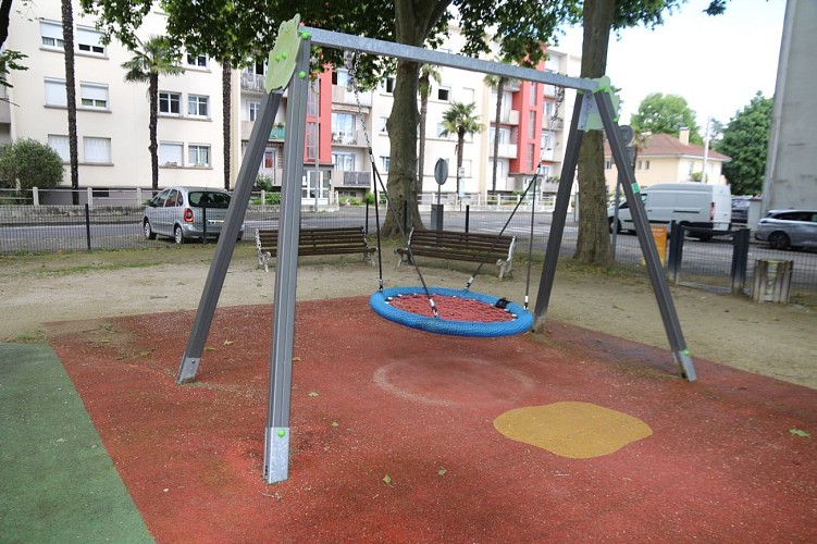 Aire de jeux Jules Gois Billère 01 - Pau Pyrénées Tourisme - CM