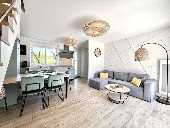 courlay-gite-le-petit-heros-salon-salle-a-manger