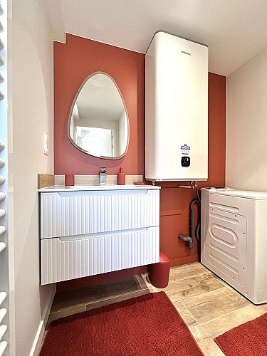 courlay-gite-le-petit-heros-salle-de-bain